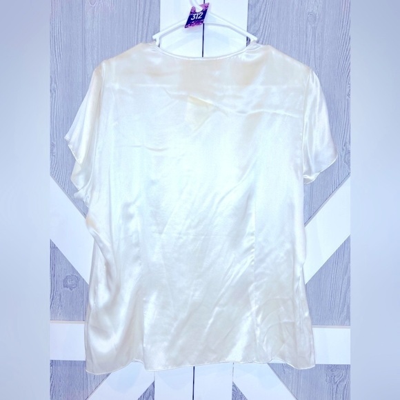 B3.23 Coldwater Creek NWT Ivory Satin Blouse L - Picture 5 of 5
